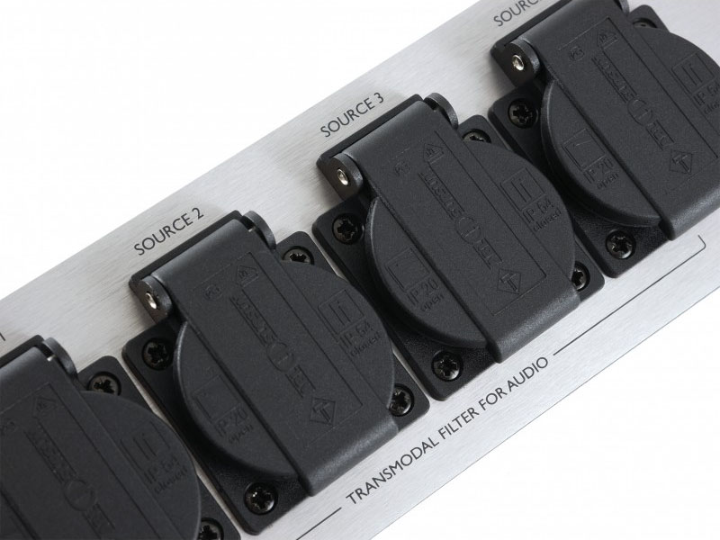ISOL-8 PowerLine Ultra 6 way