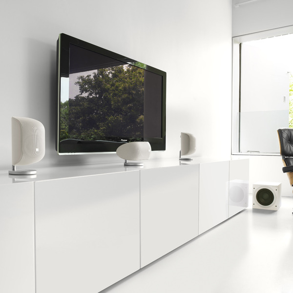 Bowers & Wilkins M1 matte white