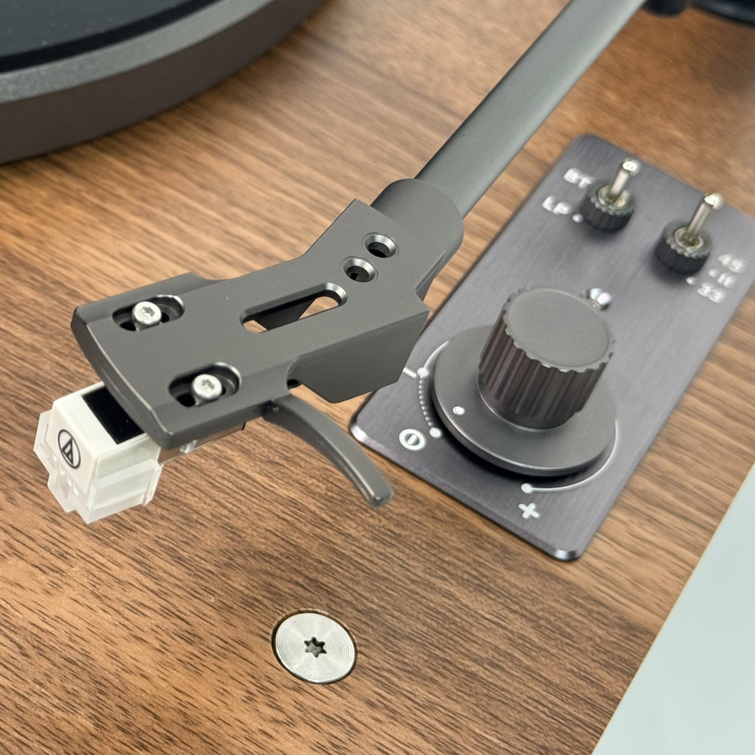 Phaze Audio Adelle walnut