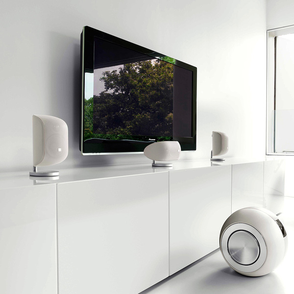 Bowers & Wilkins M1 matte white