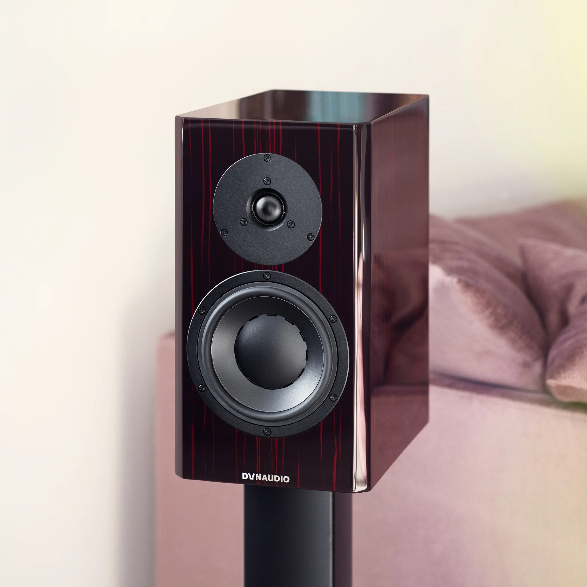 Dynaudio Special Forty black vine high gloss