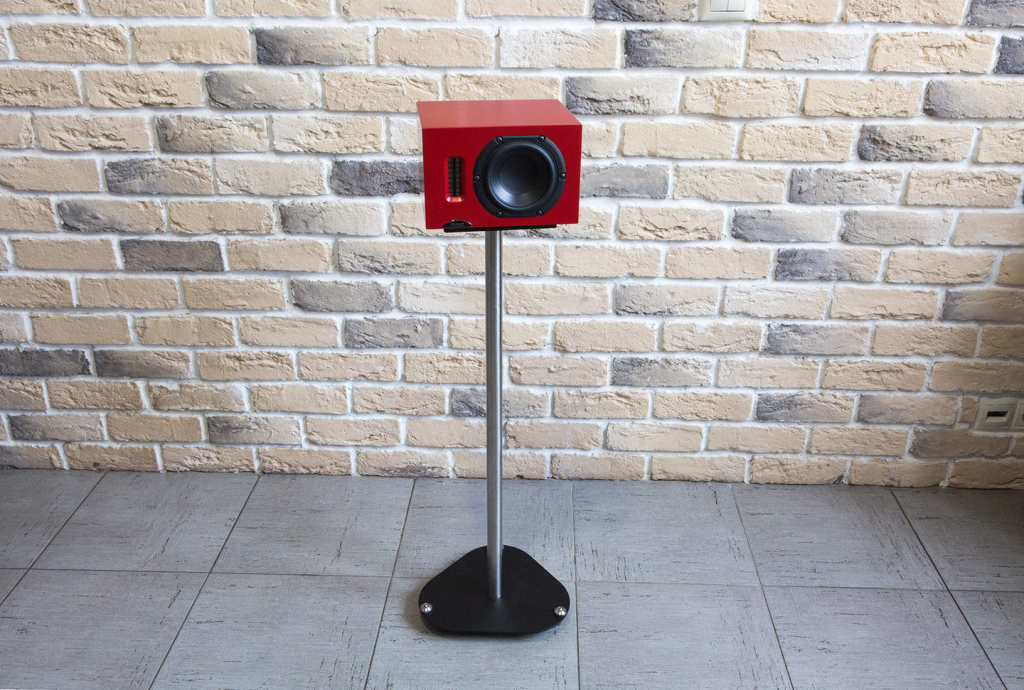 Neat Acoustics IOTA_03.jpg