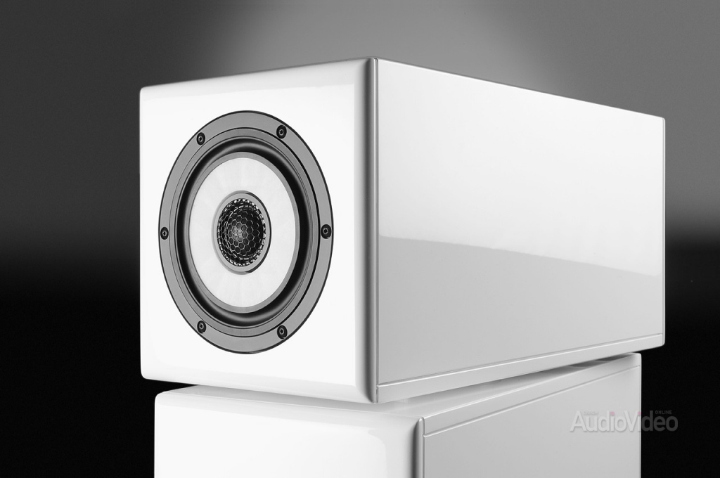 Vienna_Acoustics_Liszt_01.jpg